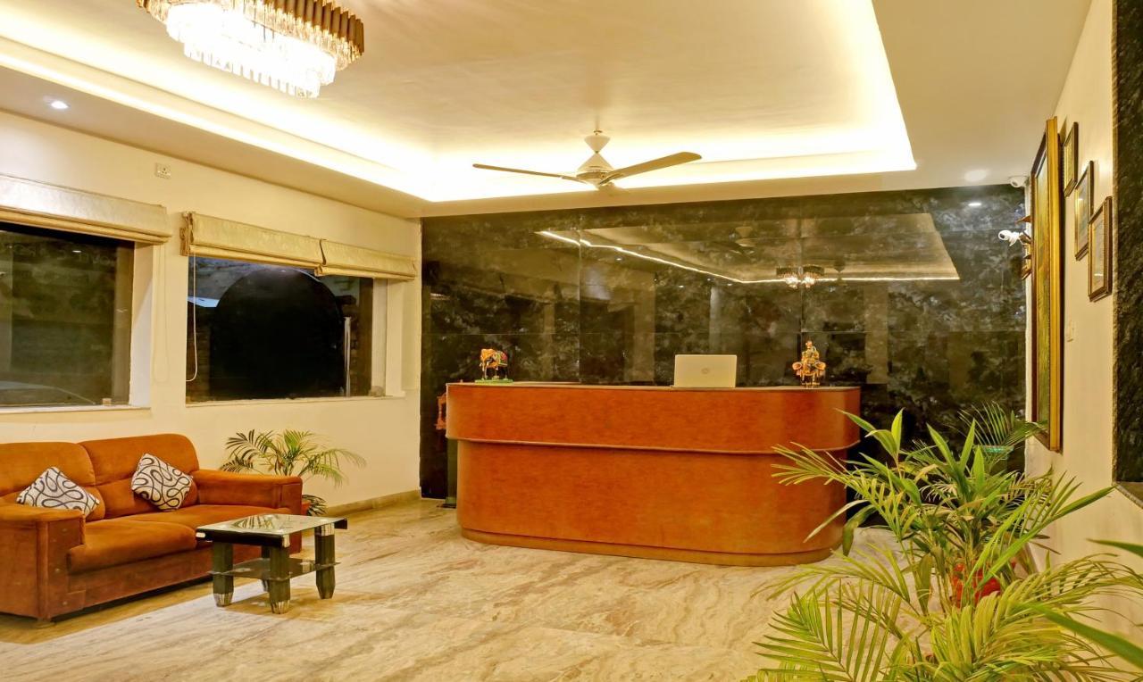 Treebo Trend Gupta Inn Varanasi Exteriör bild