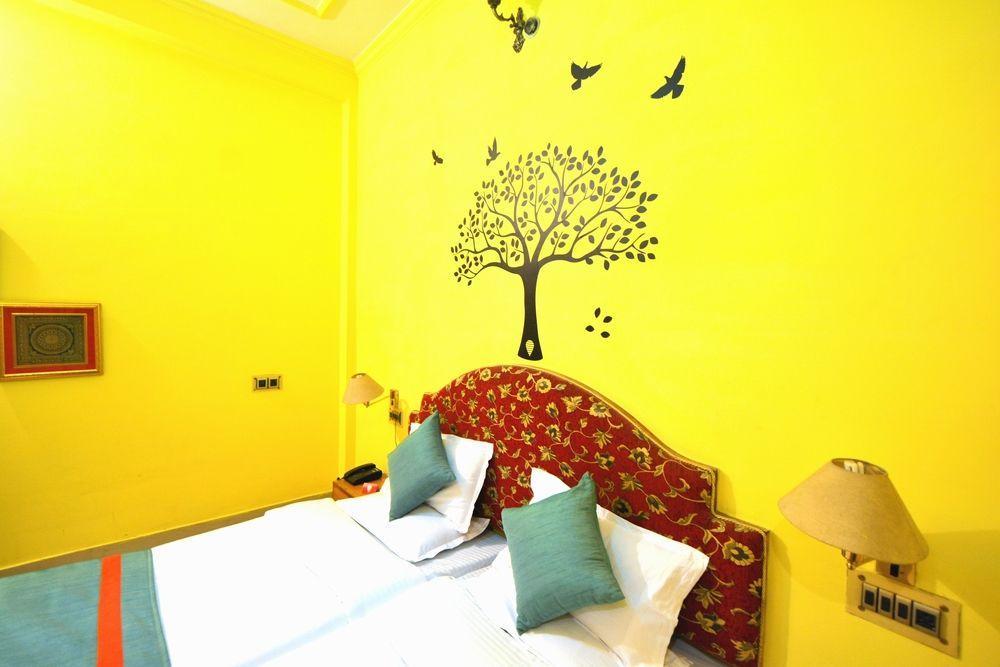 Treebo Trend Gupta Inn Varanasi Exteriör bild