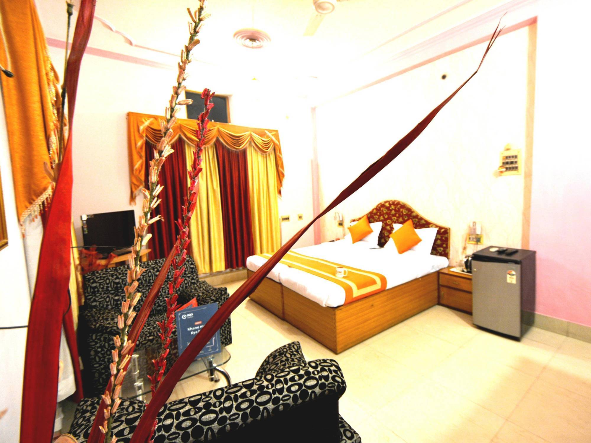 Treebo Trend Gupta Inn Varanasi Exteriör bild