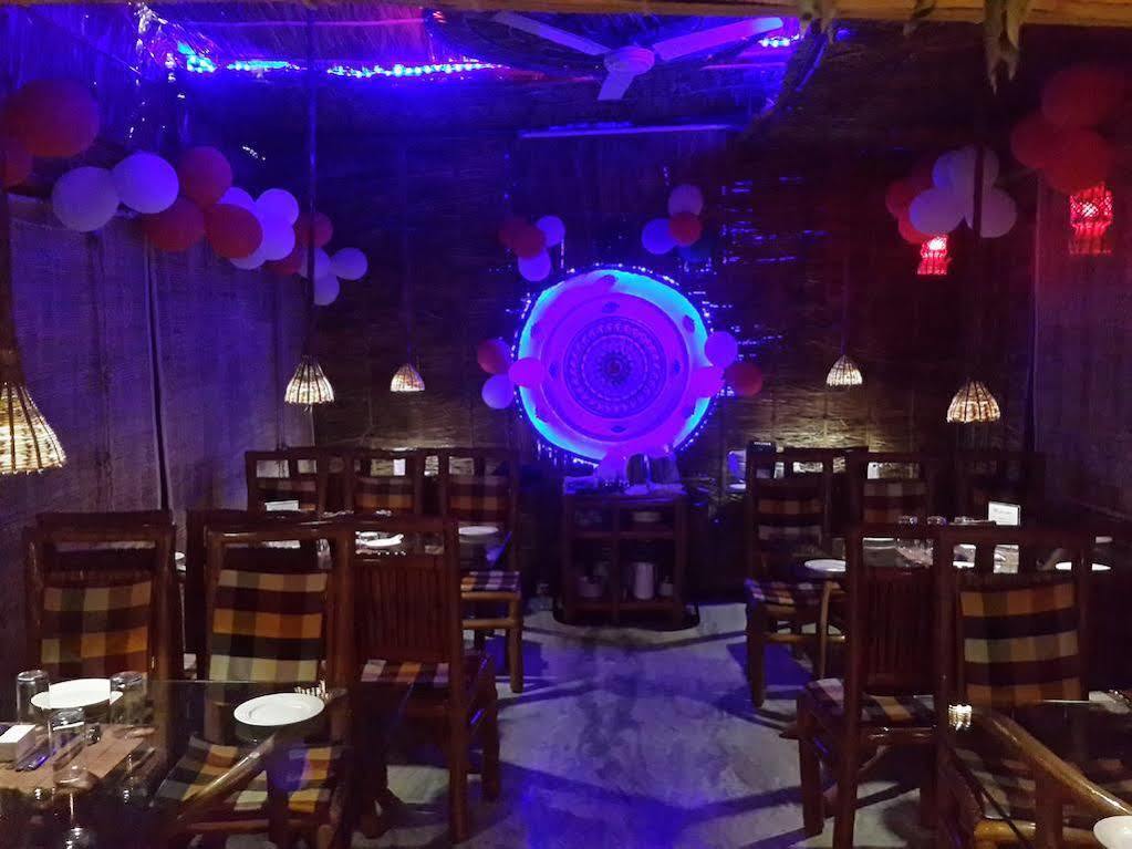 Treebo Trend Gupta Inn Varanasi Exteriör bild