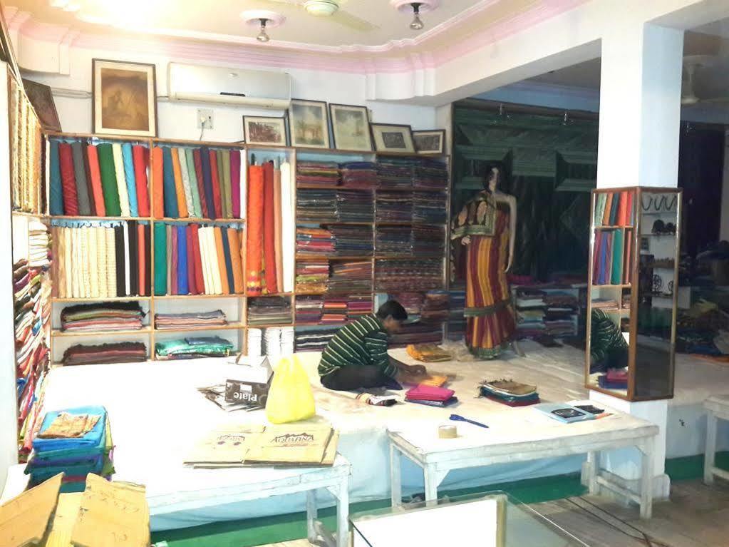 Treebo Trend Gupta Inn Varanasi Exteriör bild