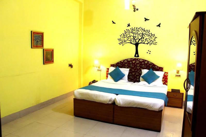 Treebo Trend Gupta Inn Varanasi Exteriör bild
